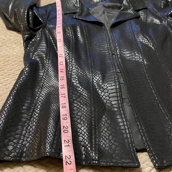 VIRTUE Faux Snake Leather Black Jacket - Picture 10 of 11
